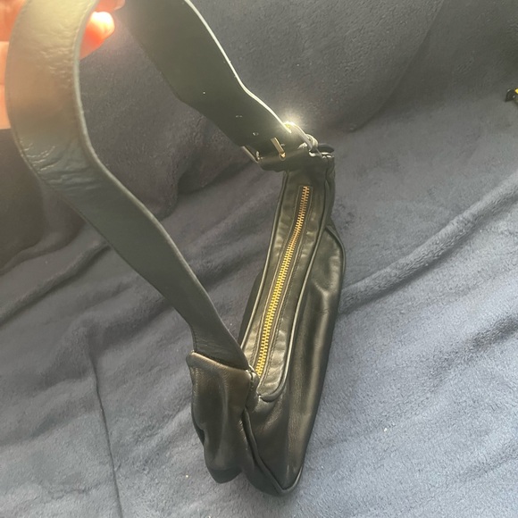 L’intervalle black crescent shoulder bag - Picture 2 of 8